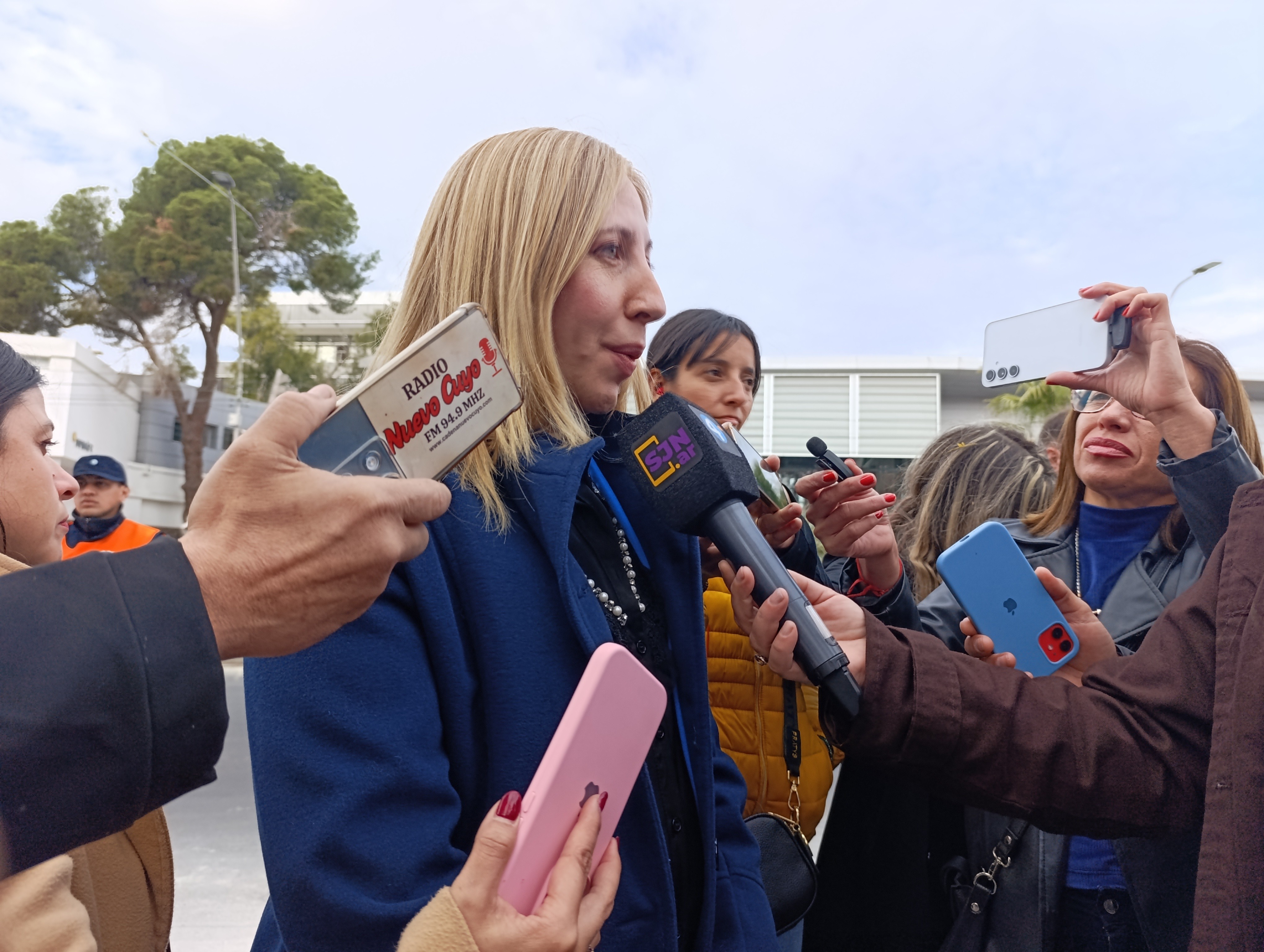 La candidata a Diputada Nacional por el Frente X San Juan,Laura Palma,señalo que la provincia no es una sucursal de de la Ciudad Autónoma de Bs.As y no tenemos ningún compromiso con ningún partido nacional.