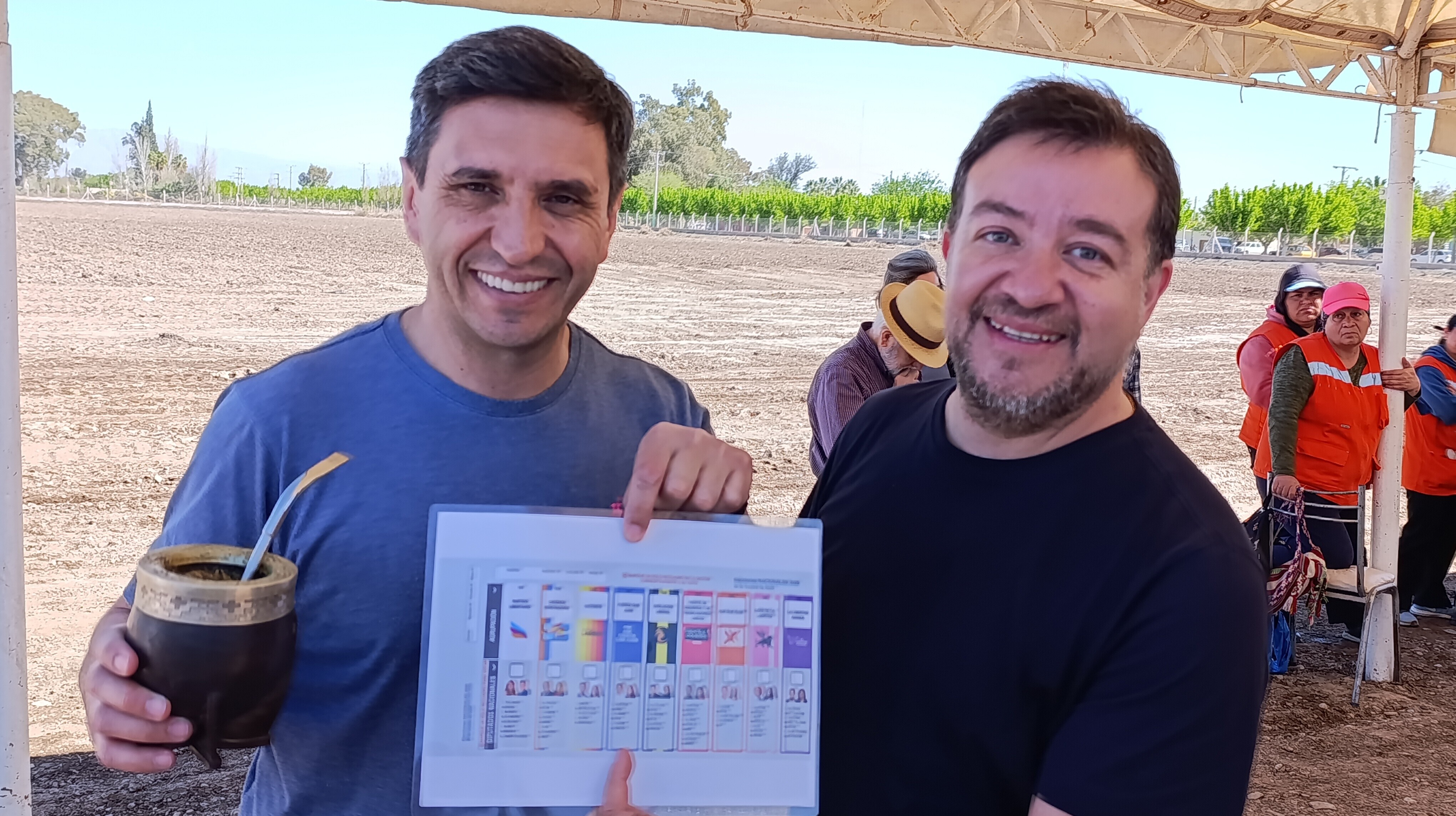 Con su camion de los sueños,el candidato a diptuado Cristian Andino del Frente Fuerza San Juan recorre cada ricon de la provincia buscando esos sueños que tienen los sanjuaninos para plasmarlos en leyes cuando llegue al congreso nacional.