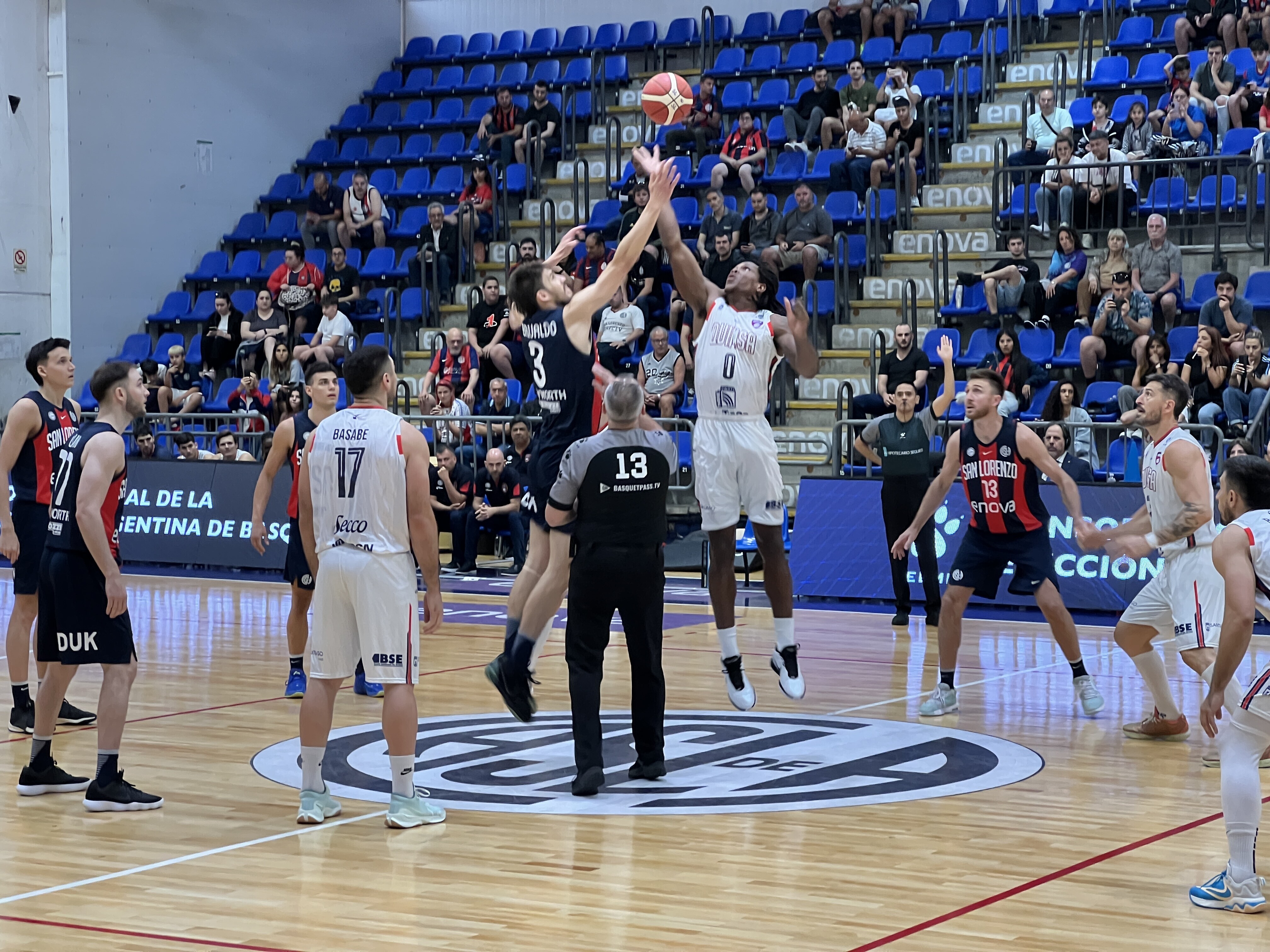 IMG_5599.JPG VOLVIO AL TRIUNFO: Quimsa se recuperó en Boedo