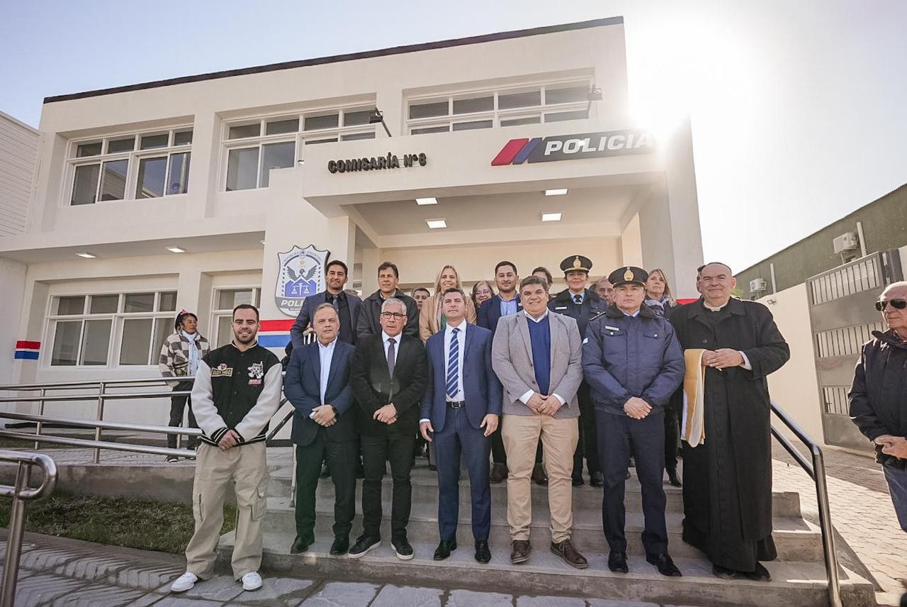 El Gobernador Marcelo Orrego inauguró el nuevo y moderno edificio de la Comisaría 8° en Media Agua