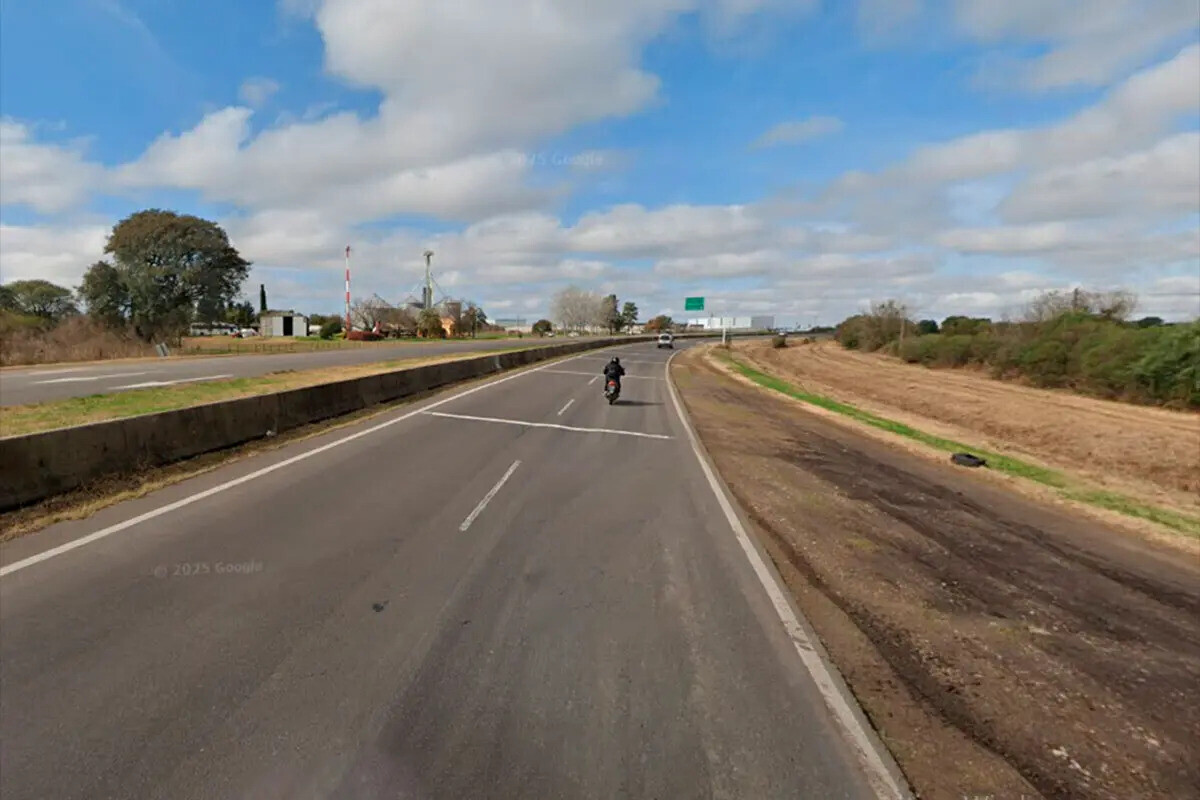 Penoso… Hallaron a hombre fallecido en la banquina del Acceso Norte de Paraná: investigan qué sucedió