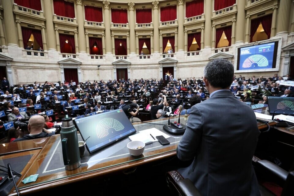 Si el pueblo no hace tronar el escarmiento COMO SEA, nos van a llevar puestos cada dia. ¡Vergüenza nacional..!! La cámara de Diputados convalidó el Veto de Javier Milei al financiamiento universitario