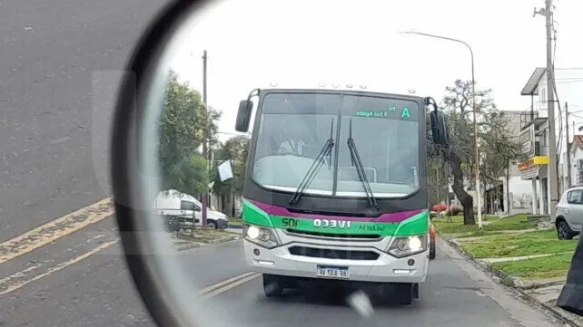 PARANÁ: usuarios de colectivos piden cartelería, precisión horaria y mejor trato de los choferes