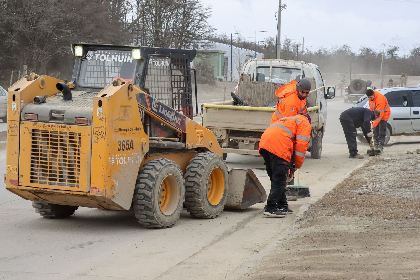 Tolhuin intensifica las tareas de limpieza urbana