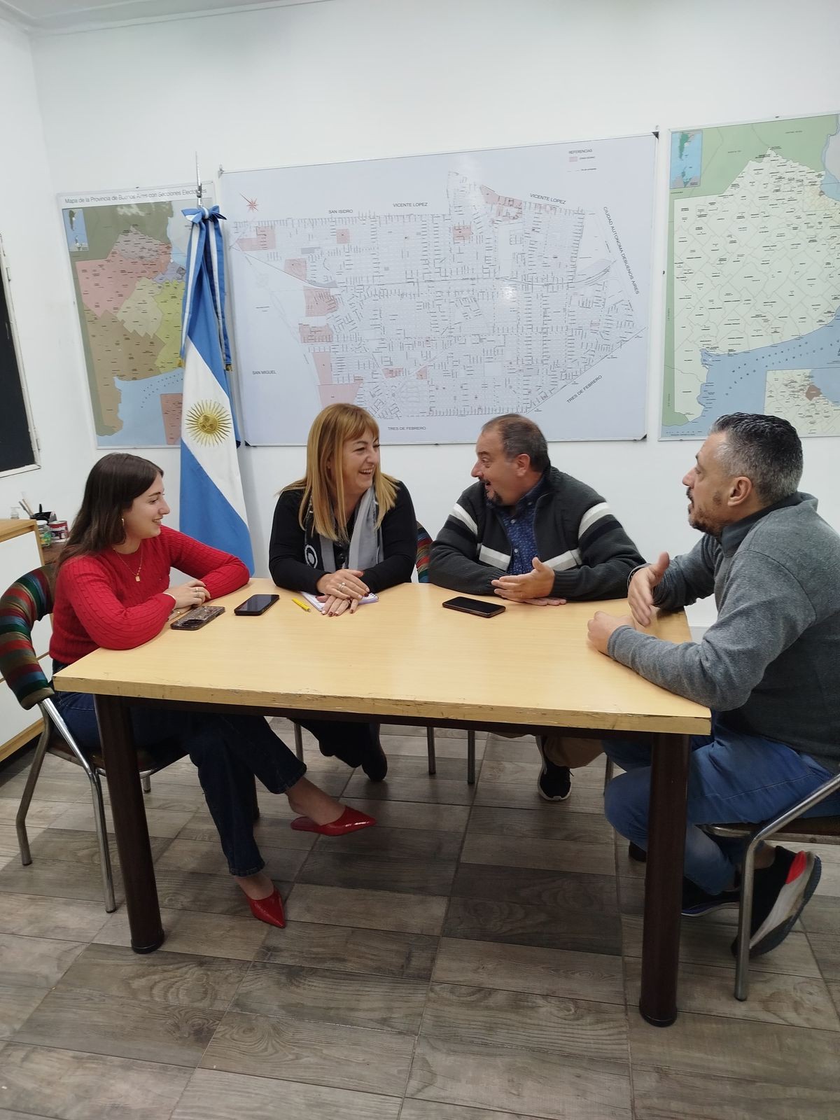  Concejales Analia Mairano y Alexia Carusso.Consejeros escolares Fernando González y Guillermo Di tullio