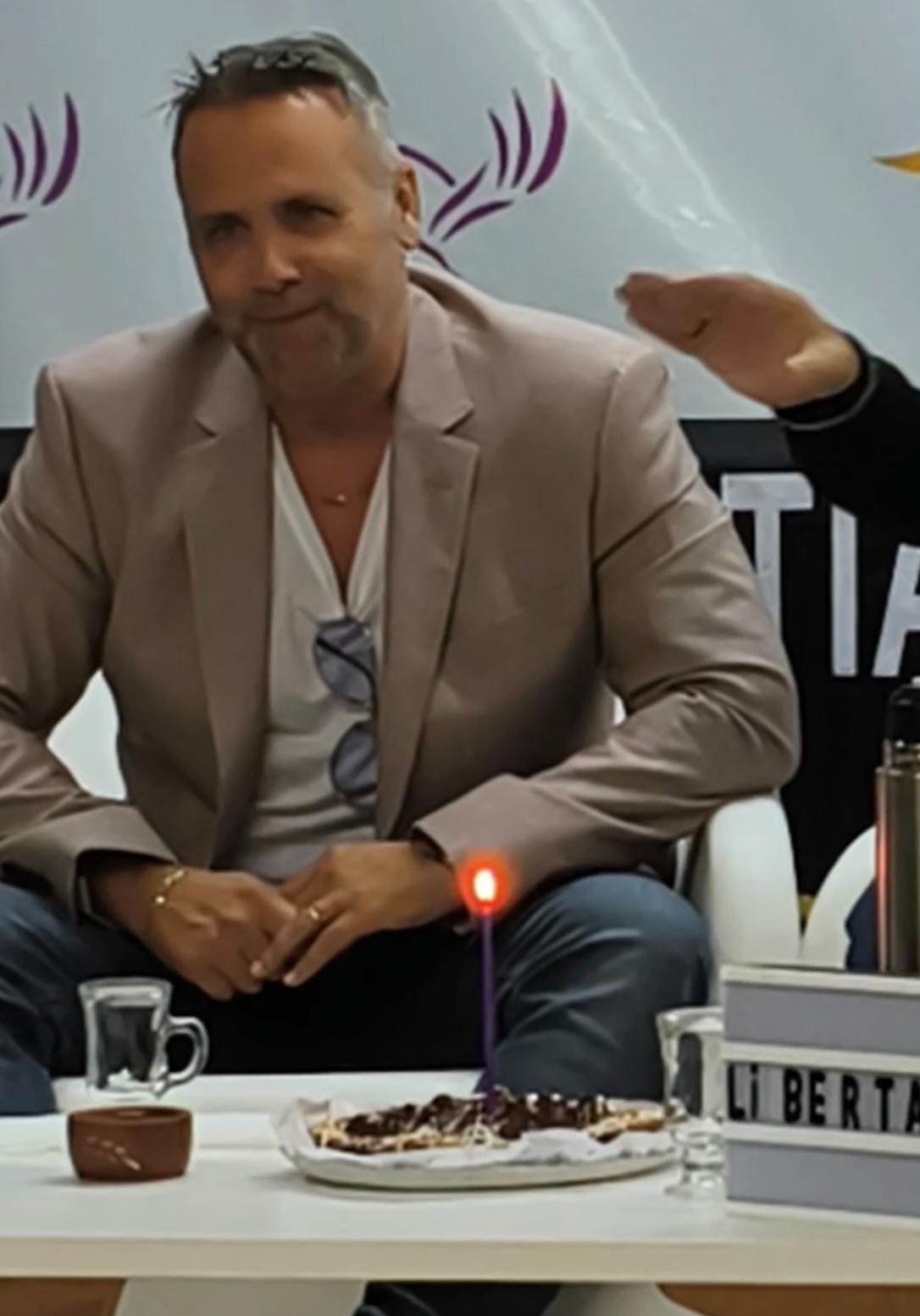 Foto tomada de nuestro video en Café Literario 