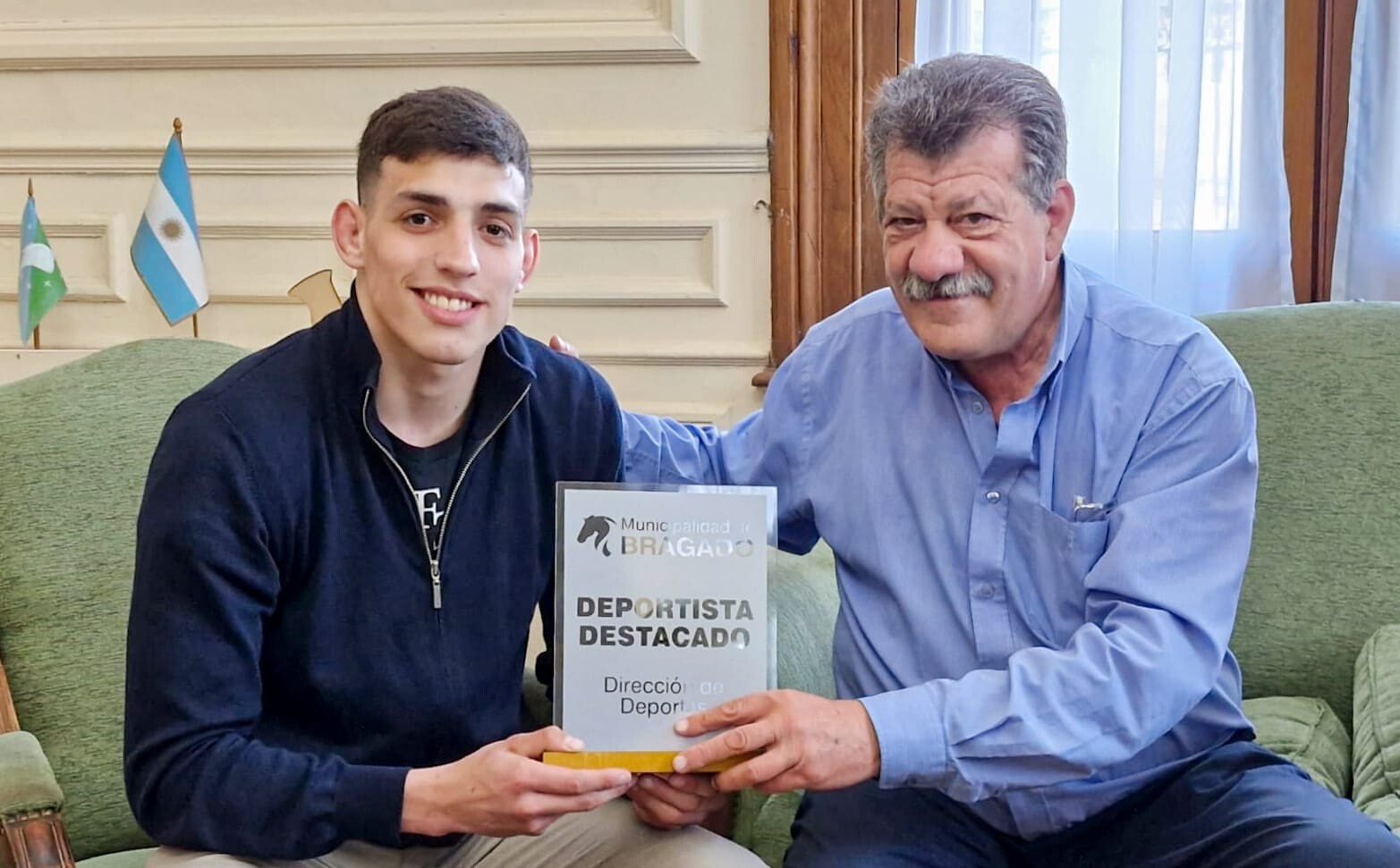 Intendente Barenghi distinguió a Albano Sánchez, nuevo campeón nacional de Artes Marciales Mixtas