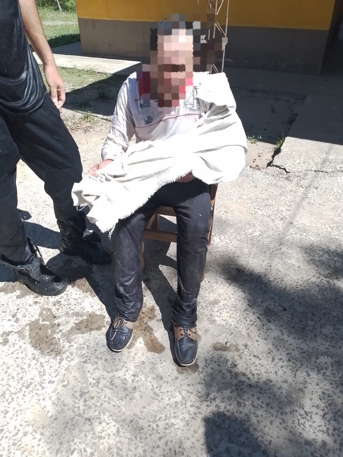 SANTA LUCÍA : Un policía de franco de servicio salvó a un hombre que cayó a las aguas del río Santa Lucía
