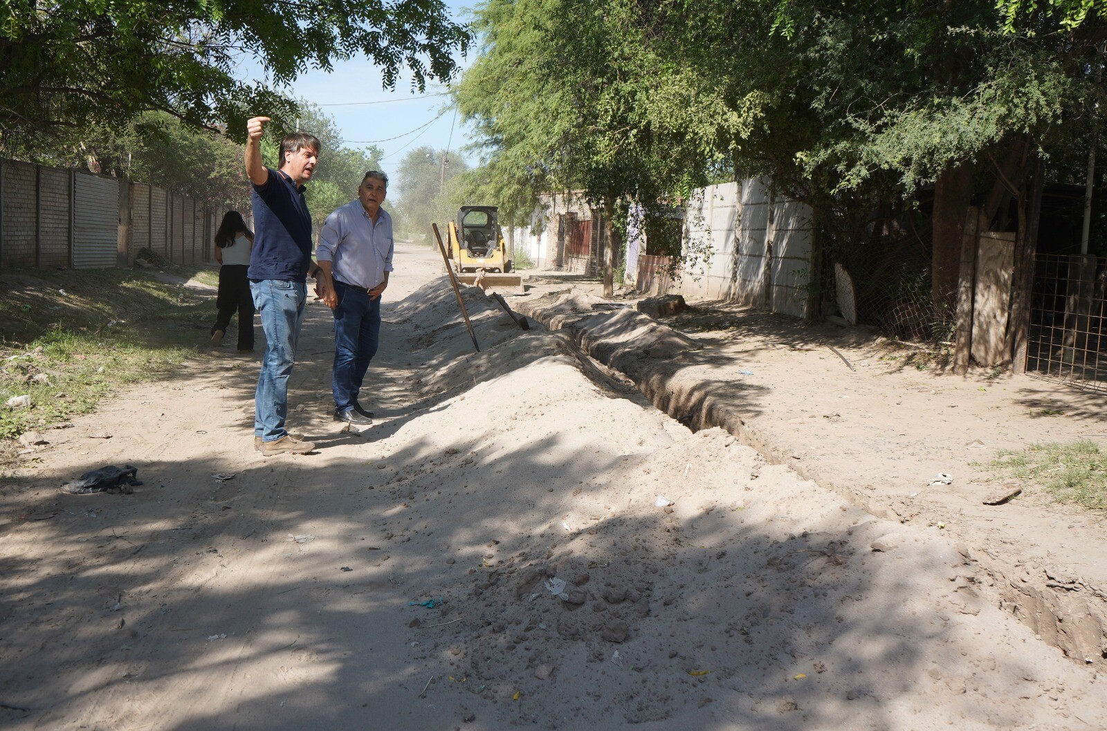 Nediani visitó la obra de extensión de agua potable en el barrio San Javier