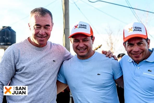 Juan José Orrego junto a Fabián Martín en el tradicional chocolate del Mes del Niño en Chimbas