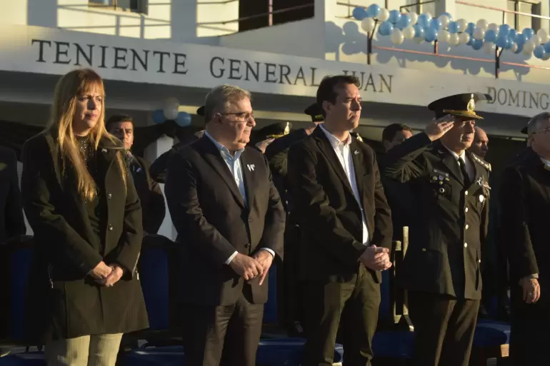 JURAMENTO DE BANDERA EN LA ESCUELA DE CADETES