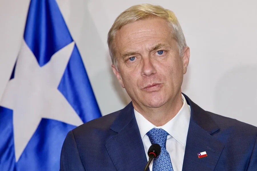 K.jpg Kast solicita «resguardar» las fronteras de Chile en su proclamación como presidente electo tras la detención de Maduro