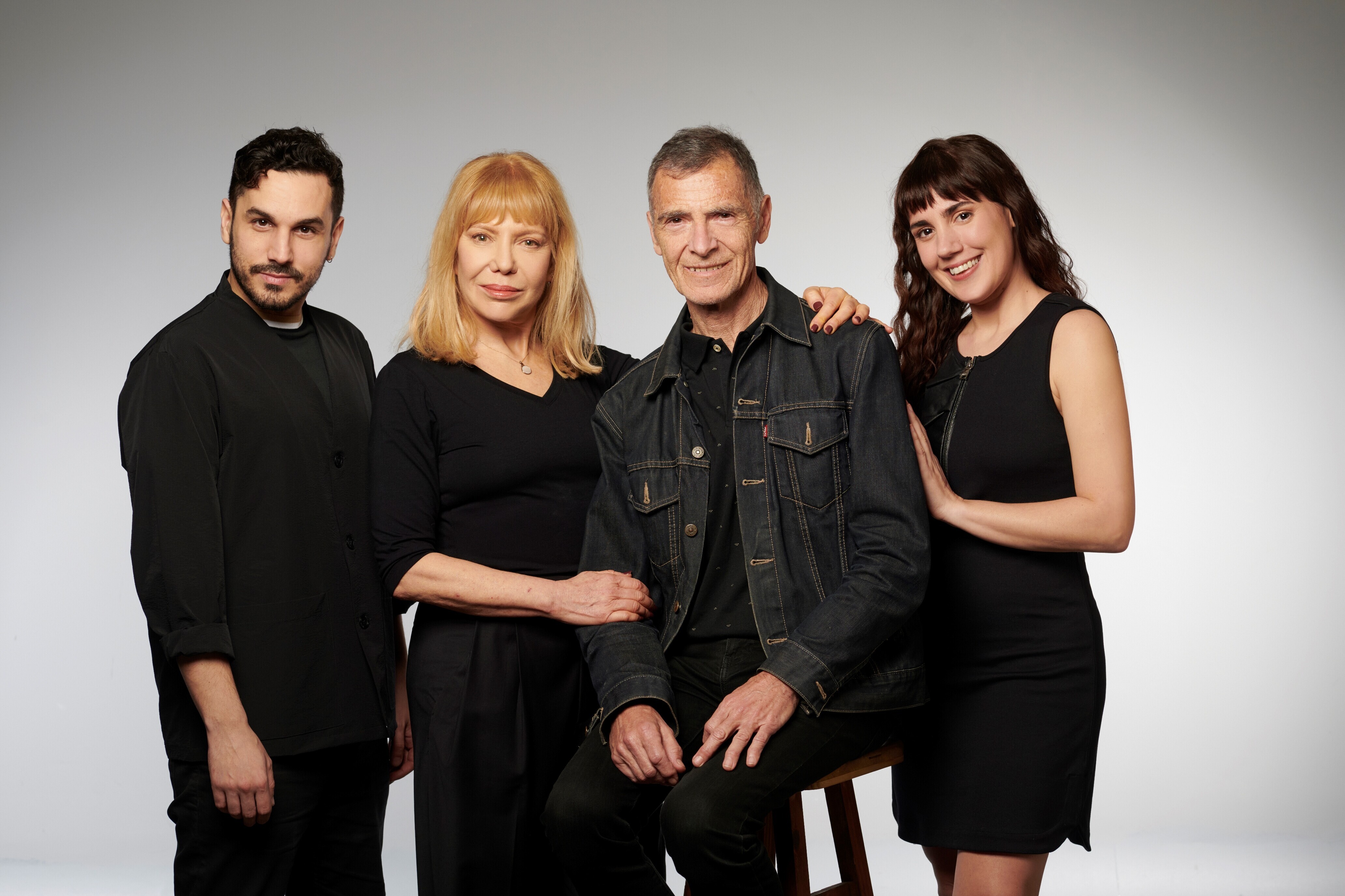 LA MADRE ELENCO.jpg LA MADRE ELENCO.jpg