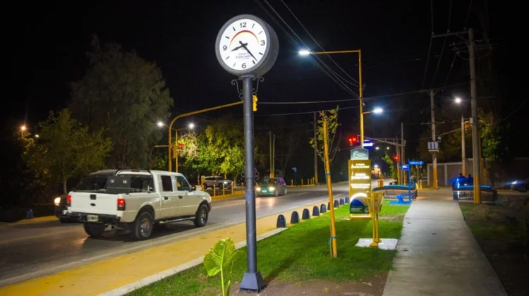 El intendente Juan Jose Orrego anuncio que en febrero Santa Lucia será el primer departamento en contar con el 100% de iluminación LED en sus calles.