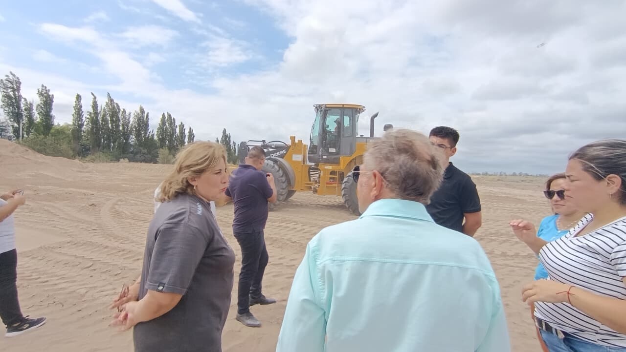 La Intendente de San Martín Analía Becerra, avanza con un plan de acceso a lotes con servicios y foco social