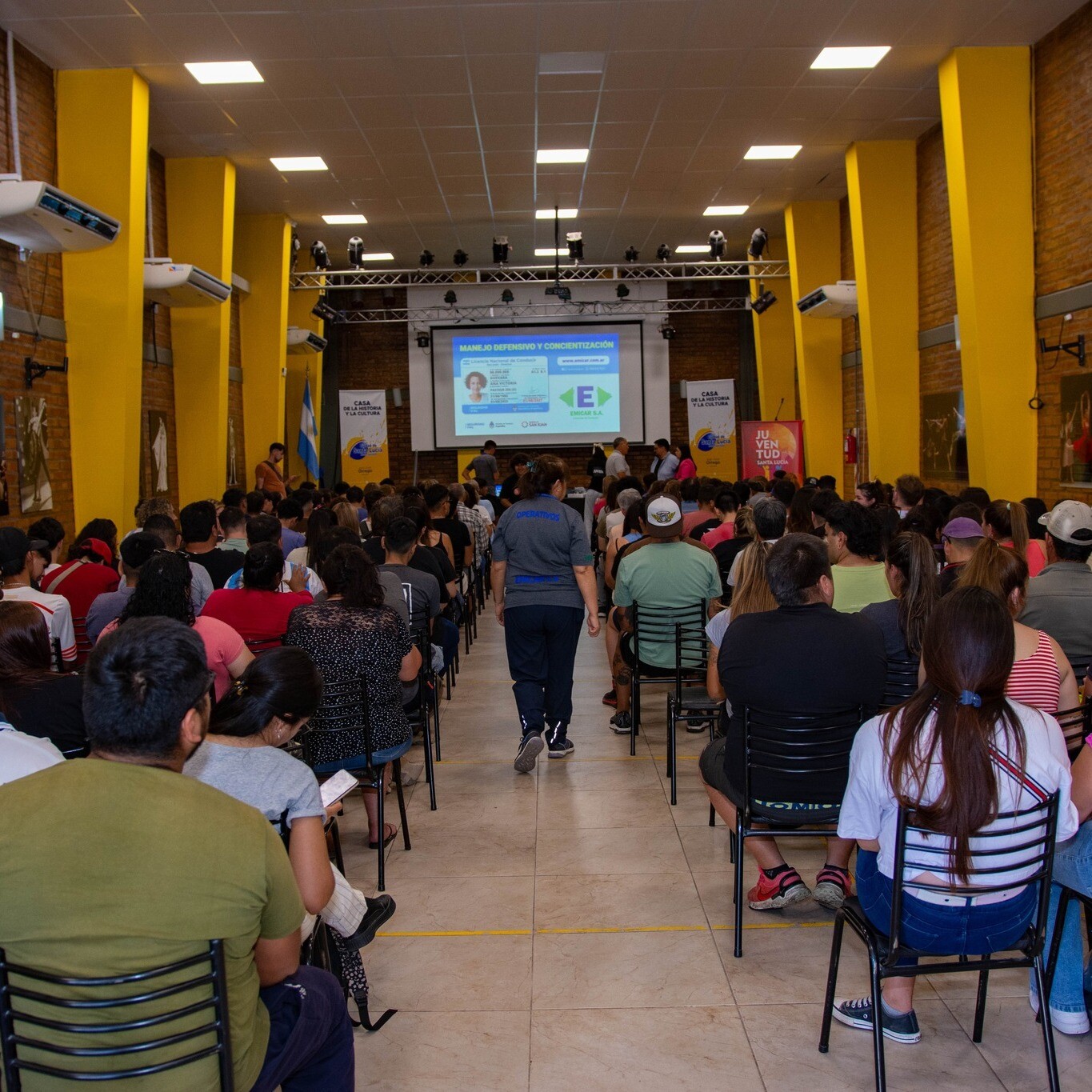 El municipio de Santa Lucia junto a EMICAR logro facilitar el acceso a la licencia de conducir para varios vecinos del departamento.