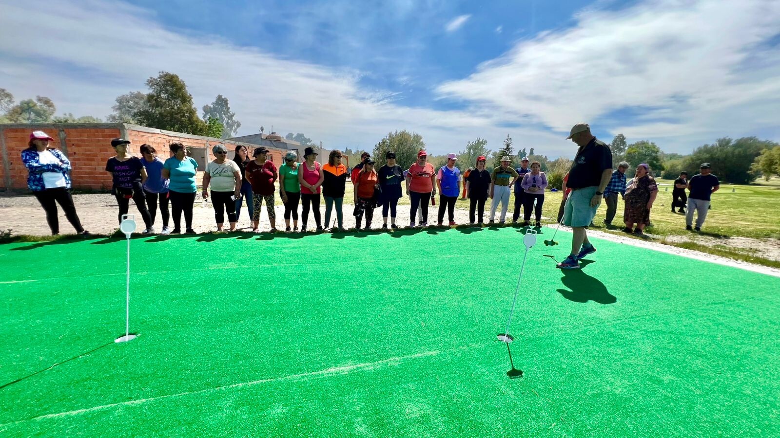 La Colonia Recreativa de Personas Mayores visitó Tamariscos Golf Club de Rawson