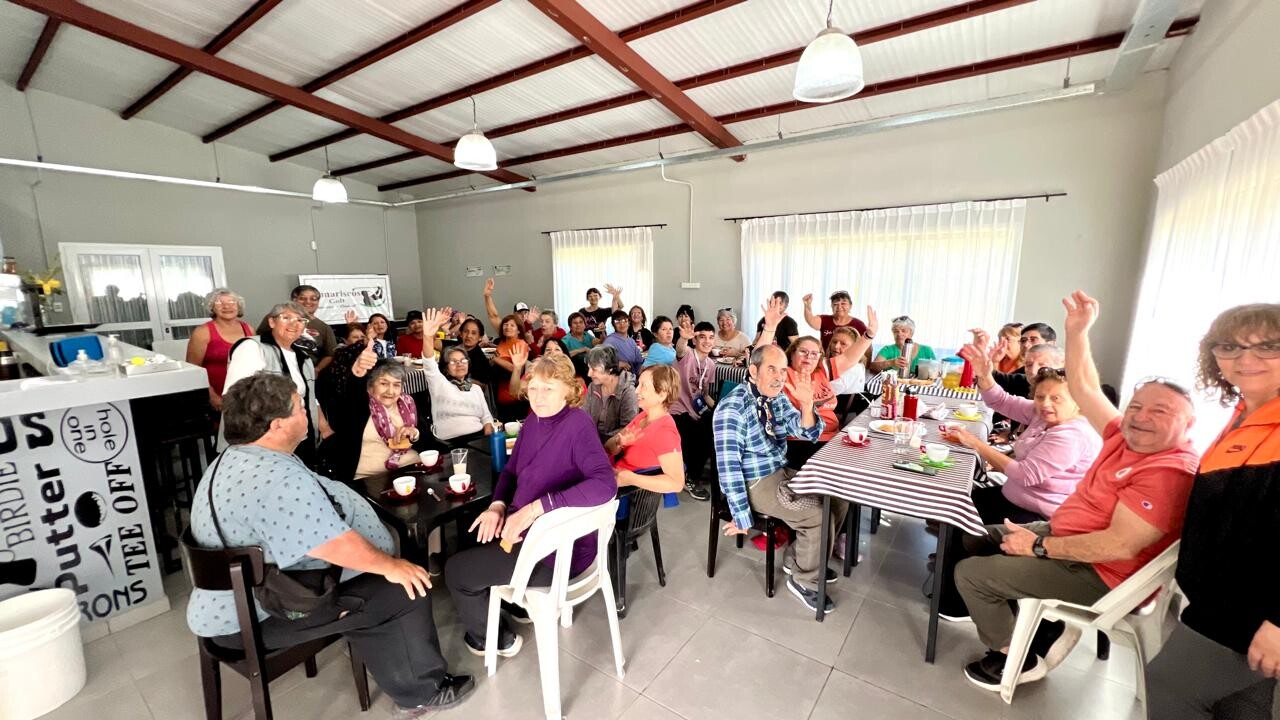 La Colonia Recreativa de Personas Mayores visitó Tamariscos Golf Club de Rawson (5).jpeg