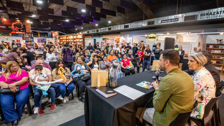 Berazategui Cultura: La Feria del Libro de Berazategui brilló una vez más, la visitaron 40 mil personas