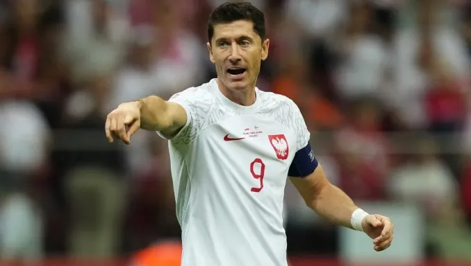 Lewandosky.webp Escándalo en Polonia Lewandowski renunció a la Selección tras discutir por teléfono con el entrenador