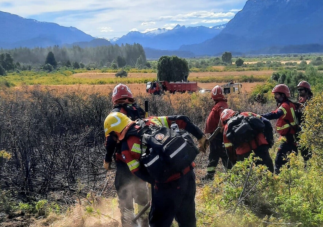 Luego de un rápido accionar, se logró circunscribir incendio en la zona de Los Cipreses