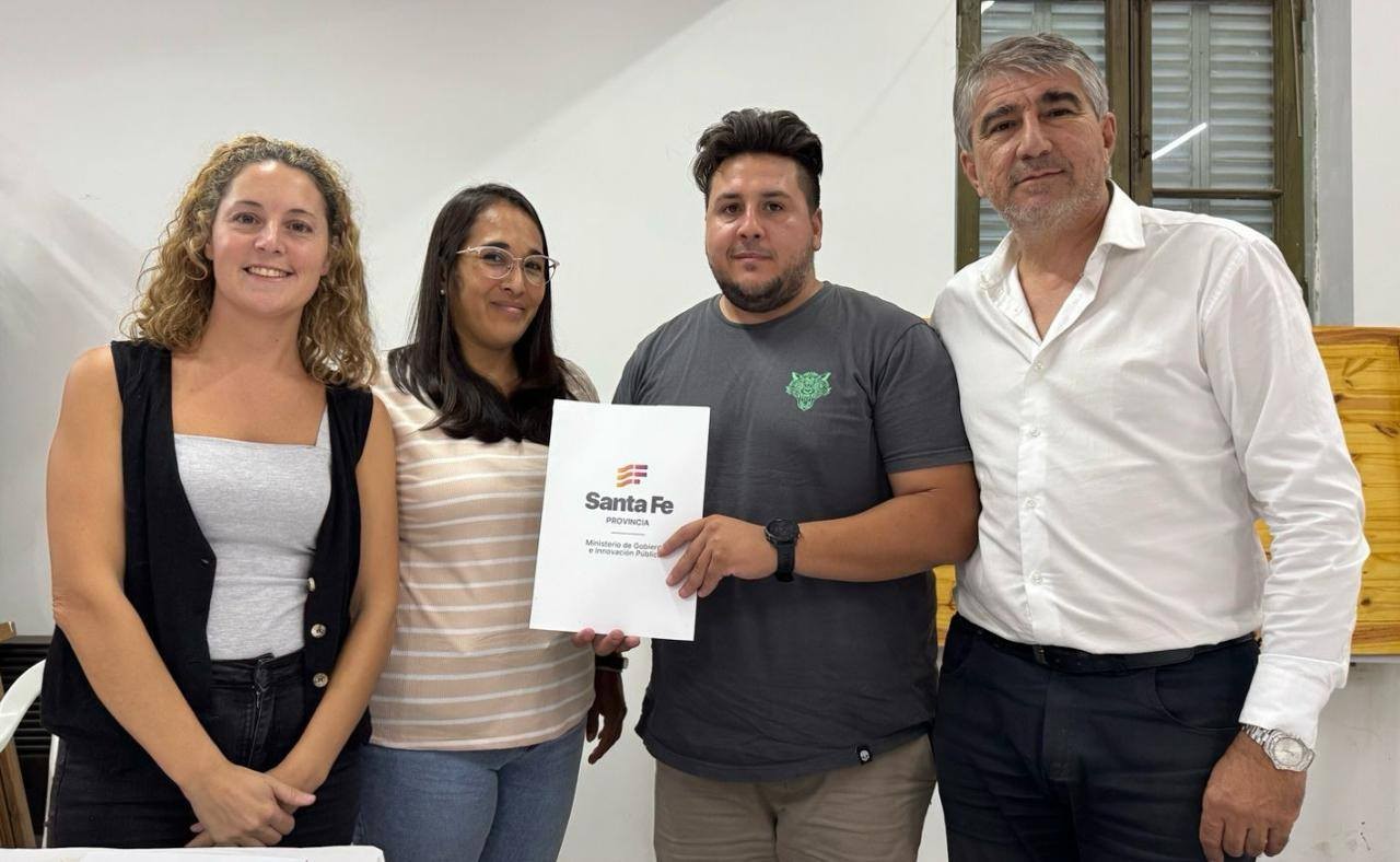 M.jpg MATILDE-AVANZAMOS CON MÁS OBRAS DE ILUMINACIÓN Y ADQUISICIÓN DE MAQUINARIA PARA LA COMUNA