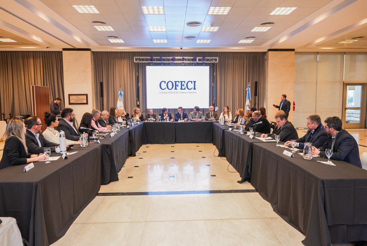 El Gobernador Orrego, participó en reuniones de entidades nacionales, claves en la mejora en el comercio y consumo