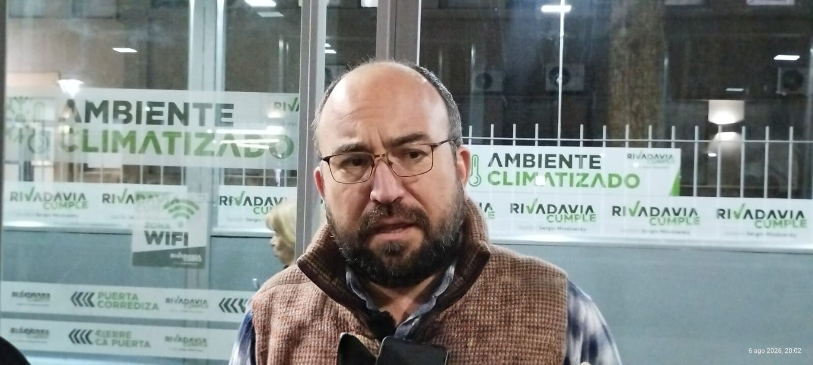 RIVADAVIA COMPLETÓ SU RED DE PARADAS INTELIGENTES: INVIRTIÓ ,5 MILLONES FRENTE AL HOSPITAL MARCIAL QUIROGA