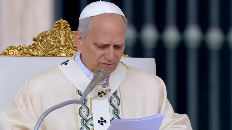 EN SU PRIMERA MISA DE PASCUAS LEÓN XIV INSTÓ A UNA VIGILIA DE ORACIÓN POR LA PAZ MUNDIAL.