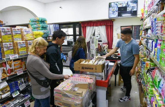 MINORISTAS.webp ECONOMÍA Las ventas minoristas siguen sin repuntar y cayeron más de 9% en noviembre