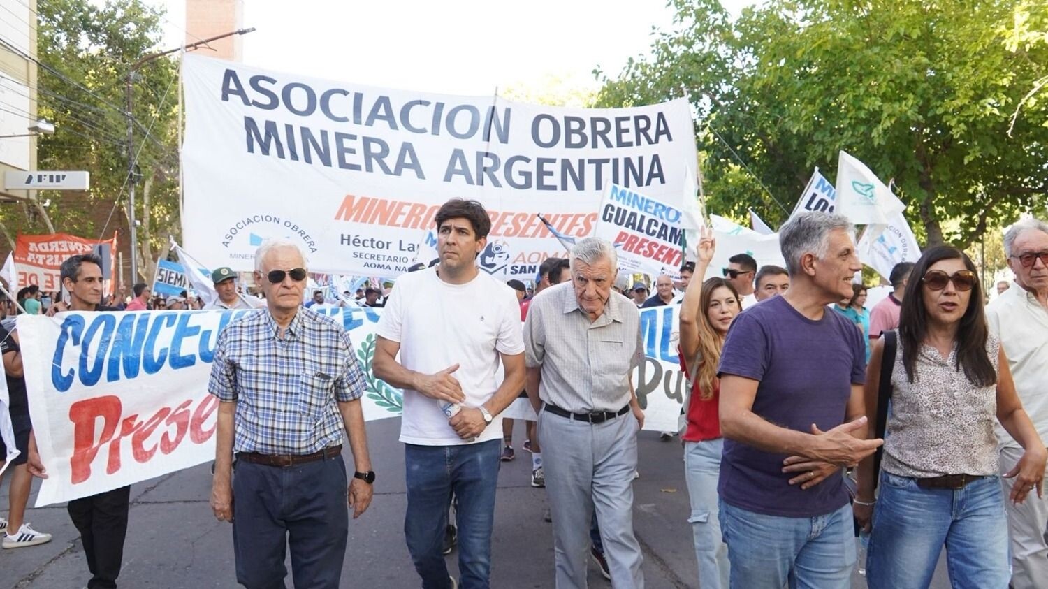 Multitudinaria manifestación de la CGT San Juan en contra de la «Reforma Laboral de Milei»