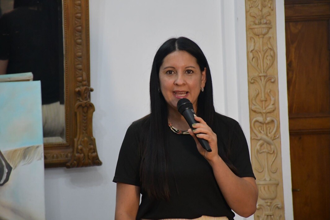 MUJER 9.jpg MUJER 9.jpg
