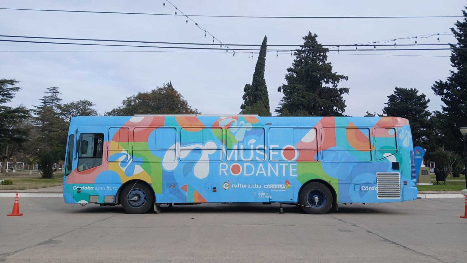Museo Rodante en Unquillo: El arte de Carlos Alonso