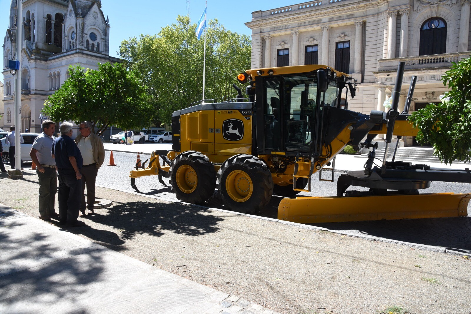 La Cooperativa Vial incorporó una nueva motoniveladora para el mantenimiento de caminos rurales del Partido de Tandil