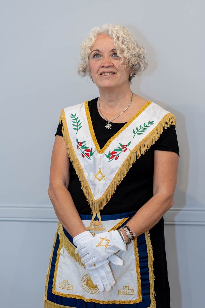Maria Elena Castillo - Serenísima Gran Maestra de la Gran Logia Femenina de Argentina.PNG