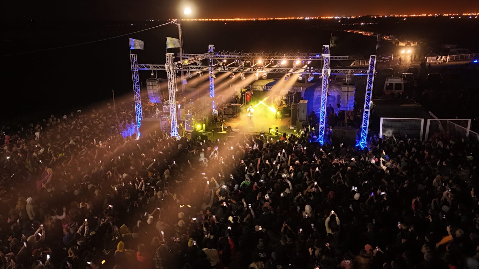 Más de 25.000 personas disfrutaron de la primera jornada de la Fiesta del Río (3).jpeg