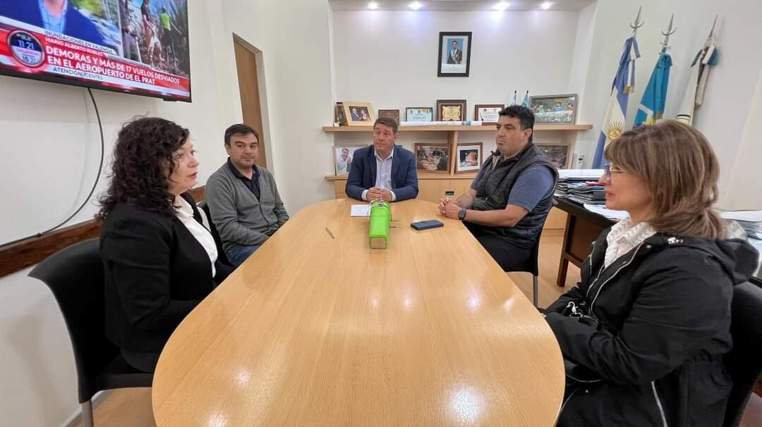 Municipio y Camuzzi firmaron convenio para potenciar el cuidado ambiental en Rawson.jpeg Municipio y Camuzzi firmaron convenio para potenciar el cuidado ambiental en Rawson