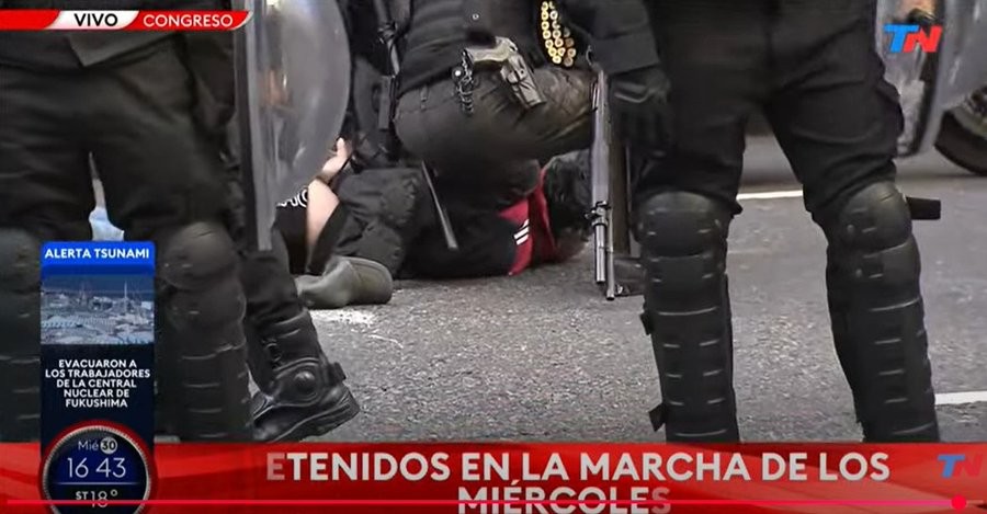 NACIONALES ARMAS  DE FUEGO EN MARCHA JUBILADOS.jpeg