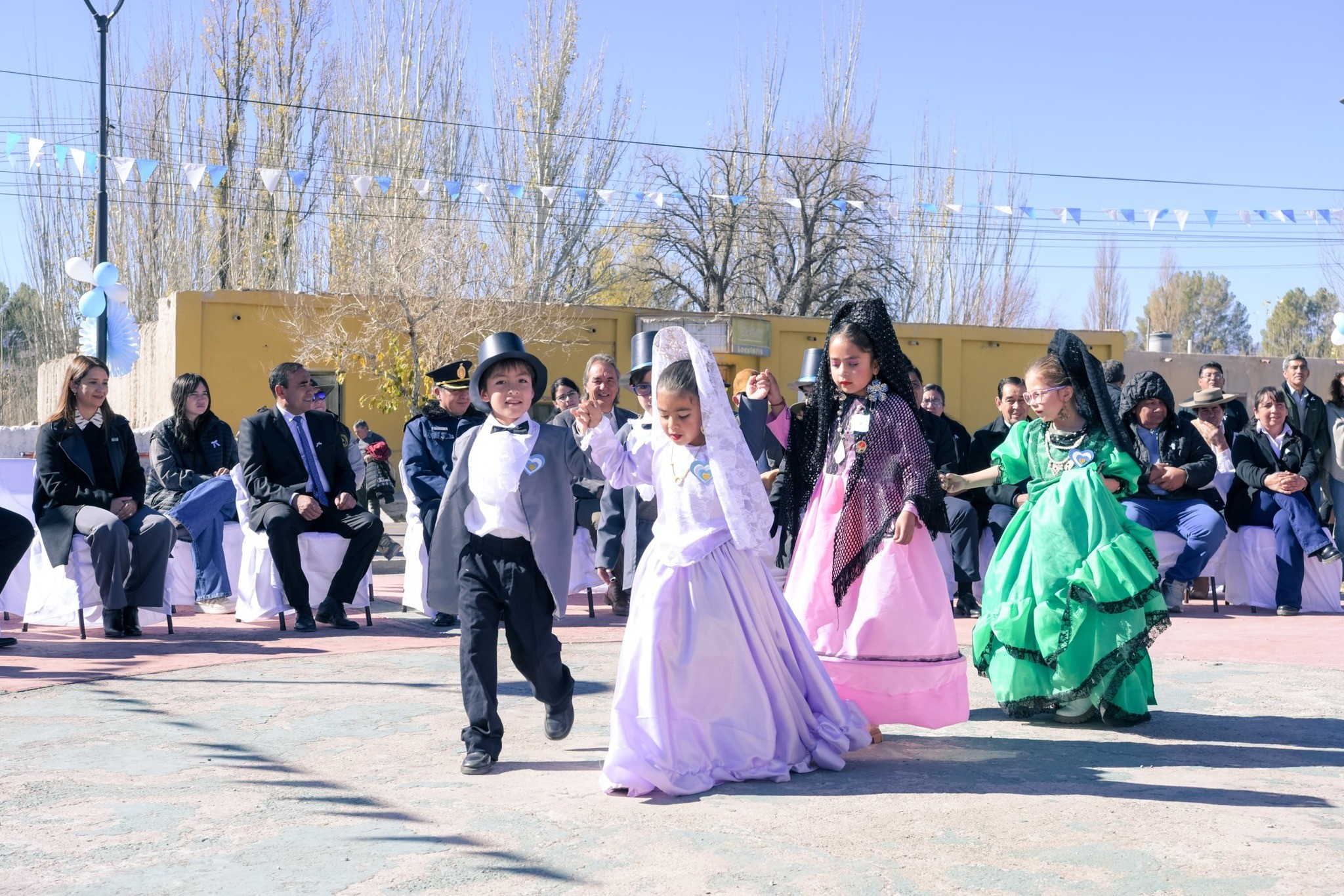 NIÑOS-DAMAS-ANTIGUAS.jpg