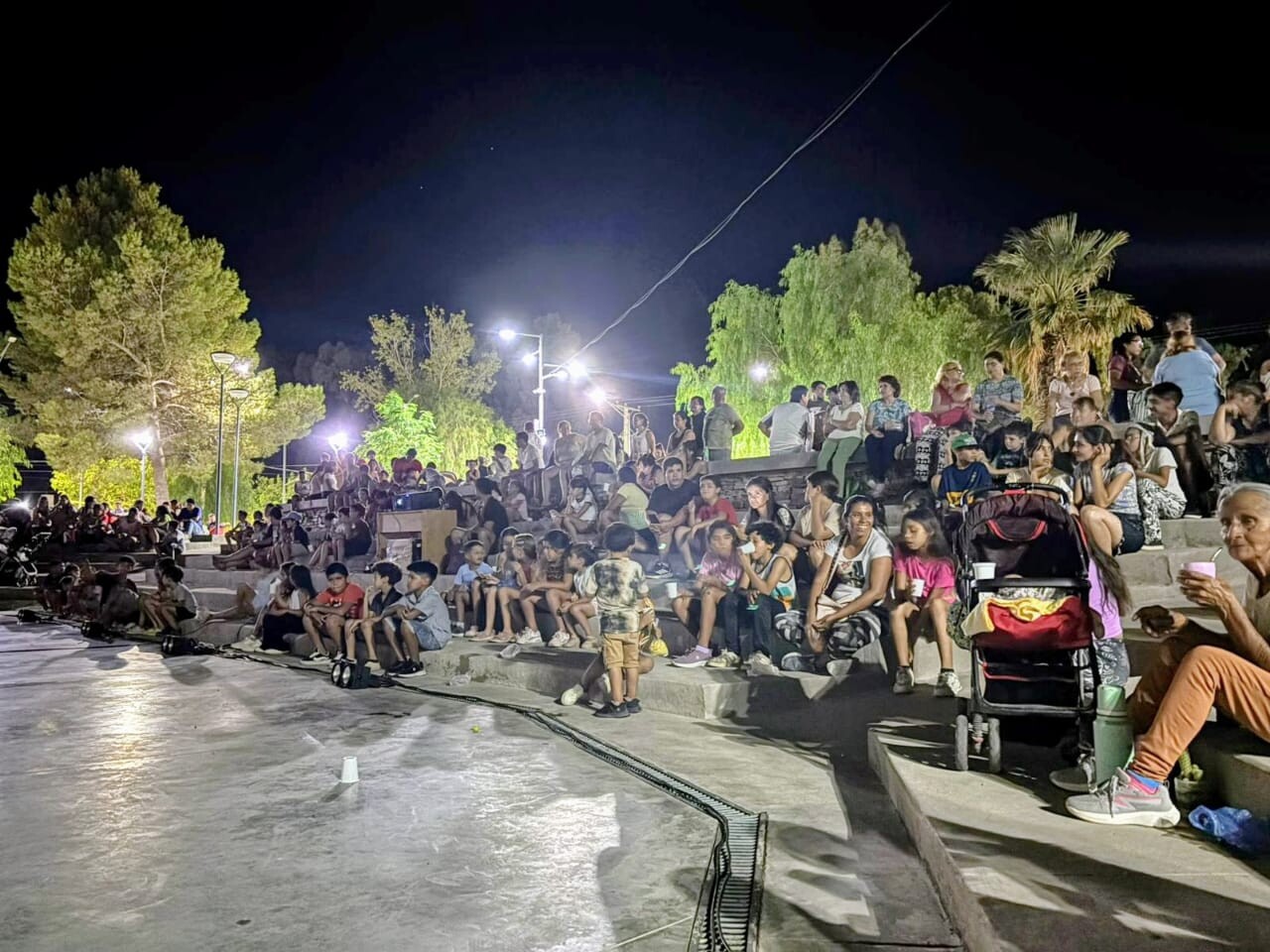 SAN MARTÍN: nochecitas de Cine reunió a familias en la Plazoleta Guayaquil