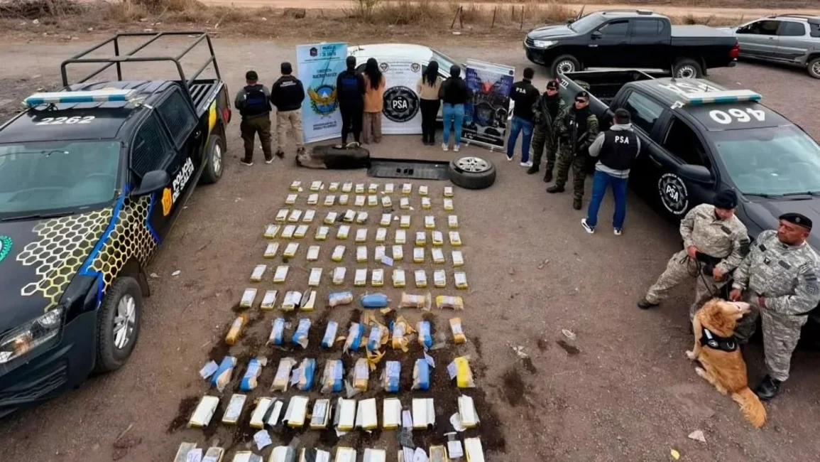 Narco.webp 191 KILOS DE COCAÍNA Y UNA BANDA ORGANIZADA: ASÍ FUNCIONABA EL OPERATIVO NARCO QUE FUE DESBARATADO EN SALTA