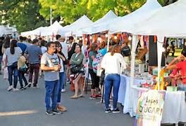 La Feria de la Comunidad Emprendedora vuelve a Plaza Moreno con cerca de 200 propuestas locales