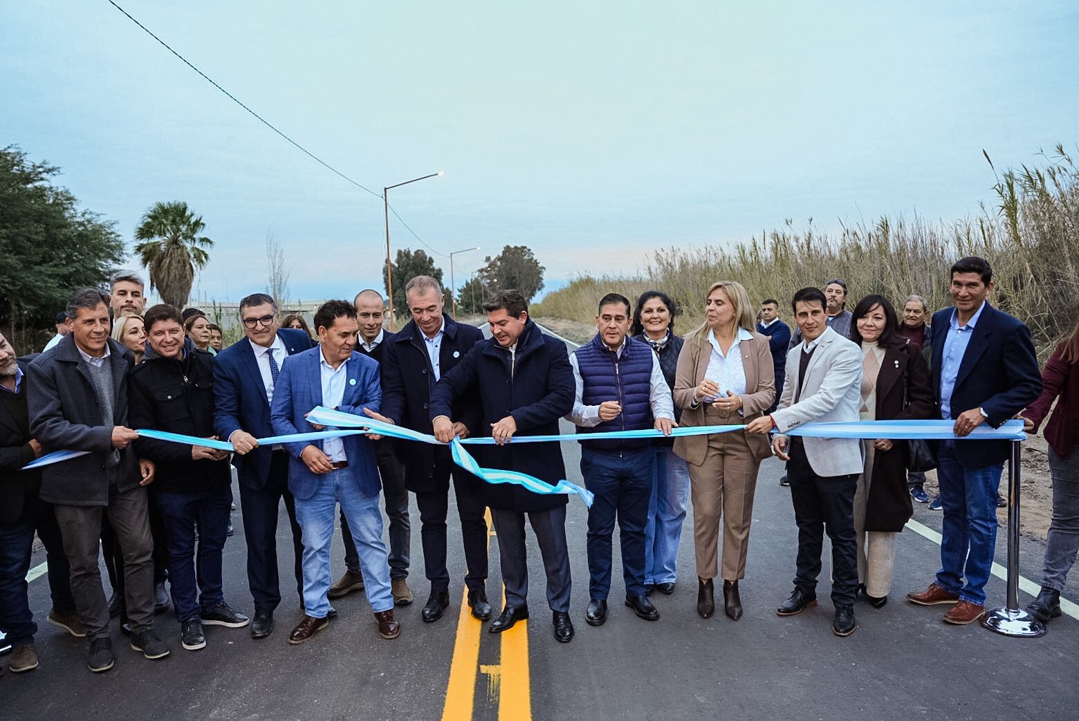 Orrego inauguró una repavimentación clave para Angaco y San Martín y anunció nuevos asfaltos