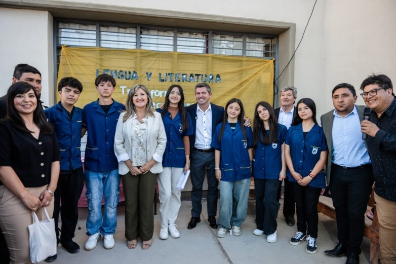El gobernador Marcelo Orrego, junto con la ministra de Educación, Silvia Fuentes, asistió a la XV Fiesta de la Educación, Producción y Trabajo, que se desarrolló en la Escuela Agrotécnica Cornelio Saavedra, ubicada en la localidad iglesiana Rodeo.
