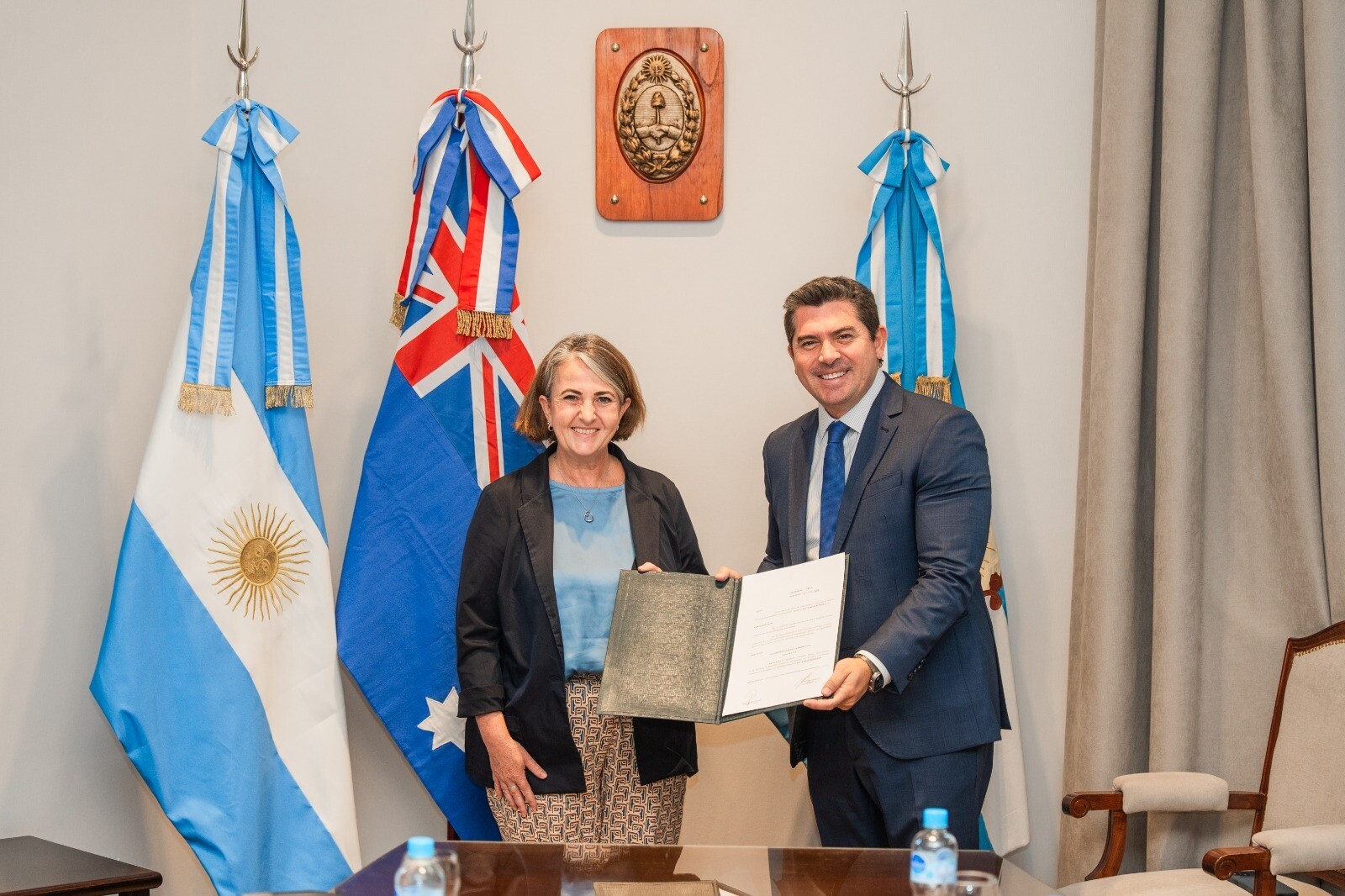 MINERÍA: el gobernador Orrego recibió a la Embajadora de Australia 🌏