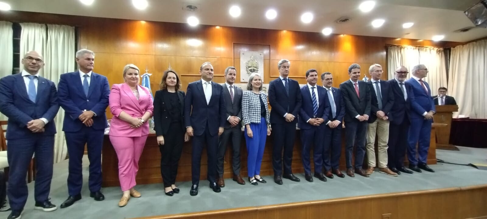 San Juan se abre al mundo: Orrego recibió a 14 embajadores europeos y activó una agenda clave de vínculos internacionales
