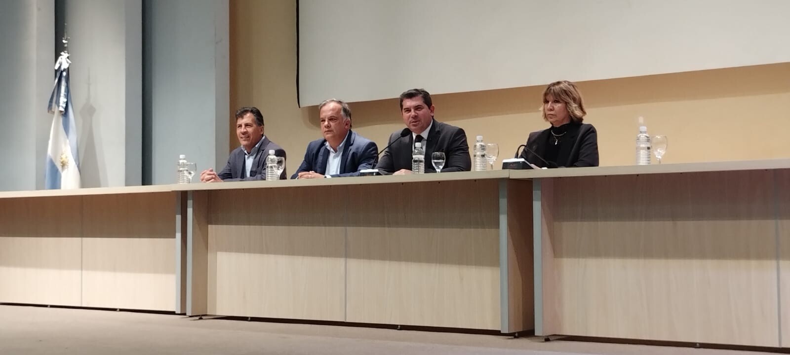 ¡442 FAMILIAS SANJUANINAS YA TIENEN LA ESCRITURA QUE ACREDITA LEGALMENTE SUS VIVIENDAS