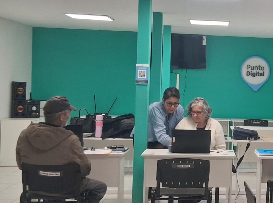 Oficina Punto Digital Rio Mayo.jpeg El Gobierno del Chubut reforzó la presencia del IPV brindando respuestas a vecinos del sur provincial