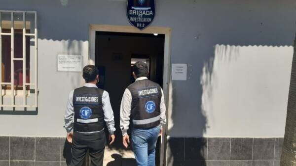 Oran.jpg UN OFICIAL DETENIDO Y 21 POLICÍAS SUSPENDIDOS EN ORÁN POR LA DESAPARICIÓN DE MILLONES