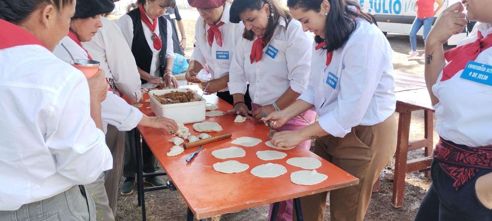 PAISANAS-PASTELES.jpeg PAISANAS-PASTELES.jpeg